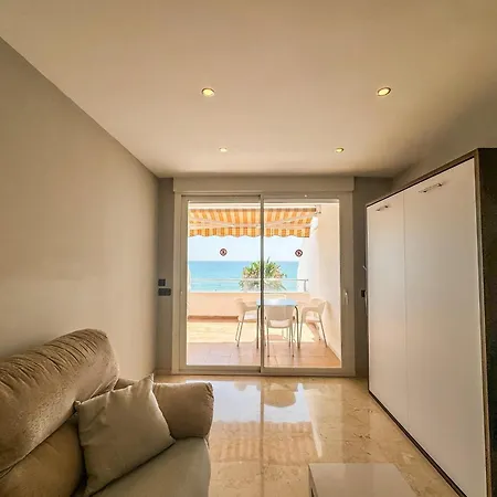 With Access To Bajondillo Apartment *